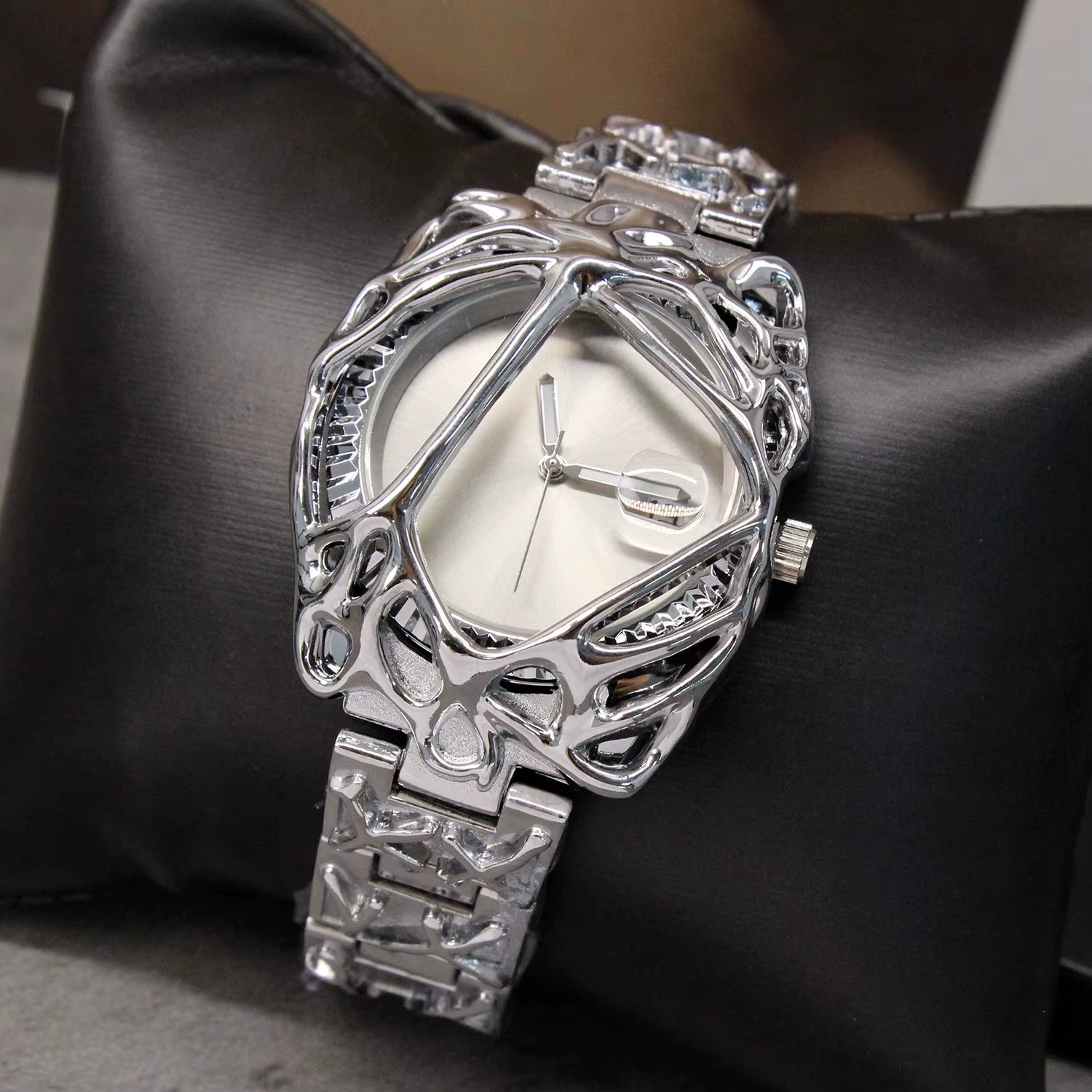 Discover the Stylish Alabaster Vine Watch: A Retro Y2K Limited Edition Timepiece for the Modern Man